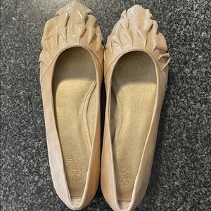 Seychelles Women's gold Ruffle Flats